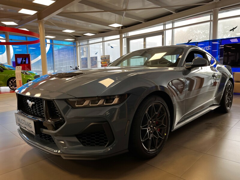 Ford Mustang V8 GT Fastback 5,0 GT 328 kW / 446 k 10st. automatická