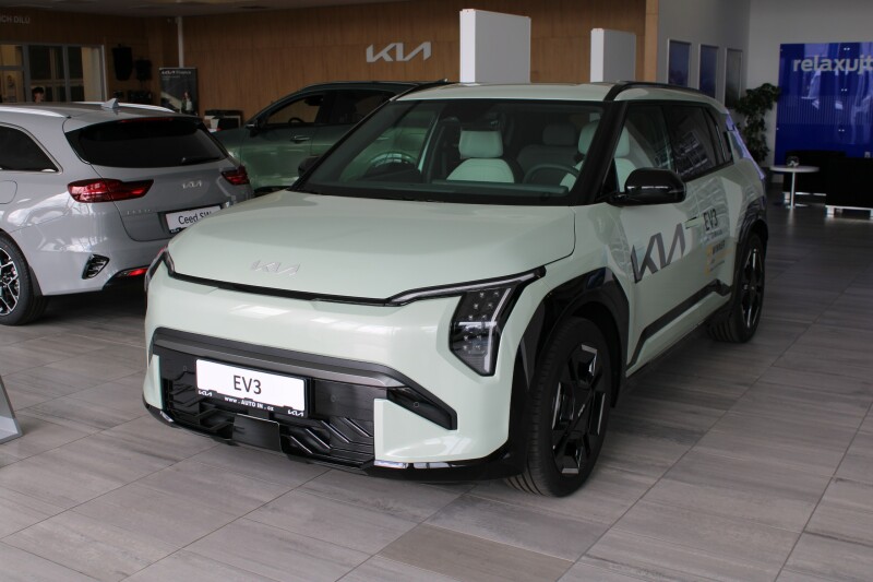 Kia EV3 SV1 Synchronní AC elektromotor 4x2 GT-LINE 150 KW + 81,4 KWH (2025)