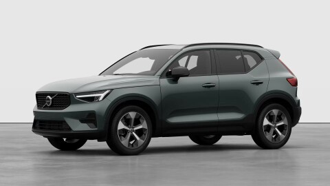 Volvo XC40 ULTRA B3, FWD, Celoroční pneu