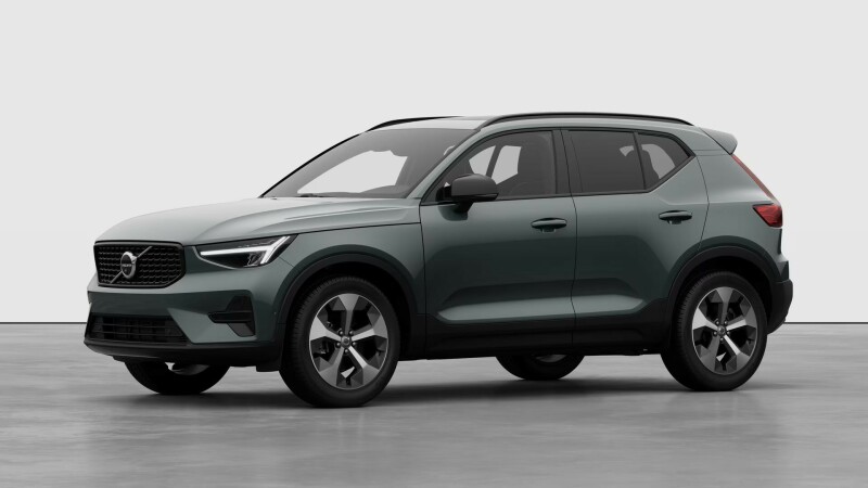 Volvo XC40 ULTRA B3, FWD, Celoroční pneu