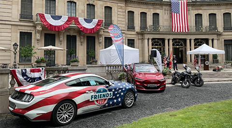 Americké velvyslanectví oslavilo 246. výročí nezávislosti USA s vozy od Ford AUTO IN