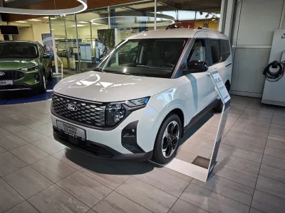 Ford Tourneo Courier L1 TOURNEO TITANIUM 43 kWh,0 Elektromotor 100 kW / 136 k 1st. automatická