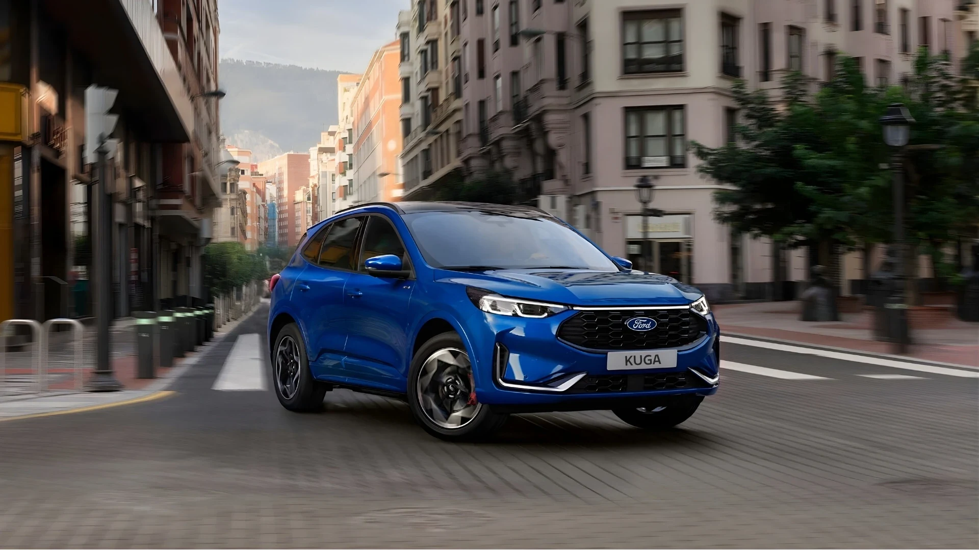Ford Kuga na městské ulici